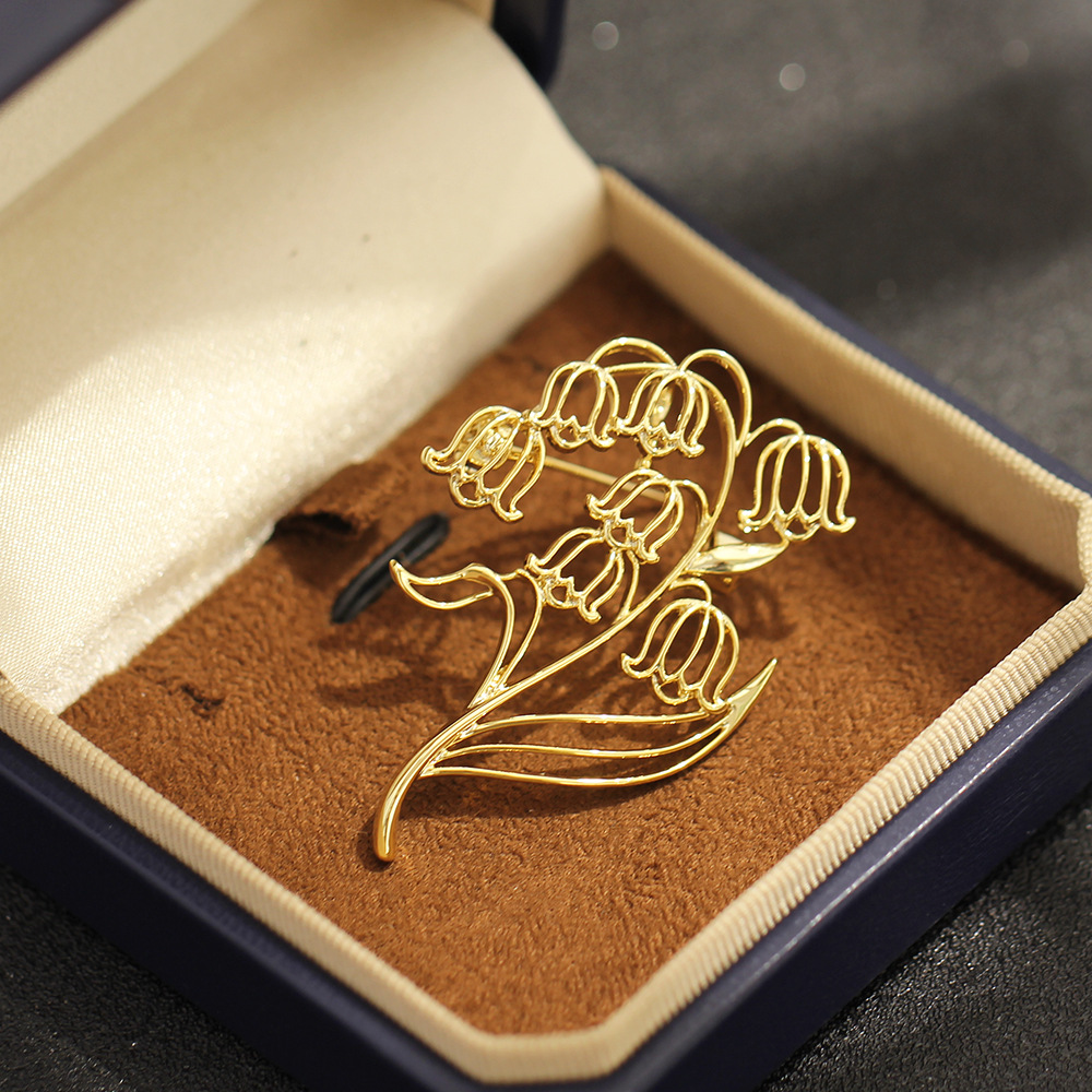 Minimalist Hollowed Out Brooch - огляд і ціна Men Accessories Bouquet