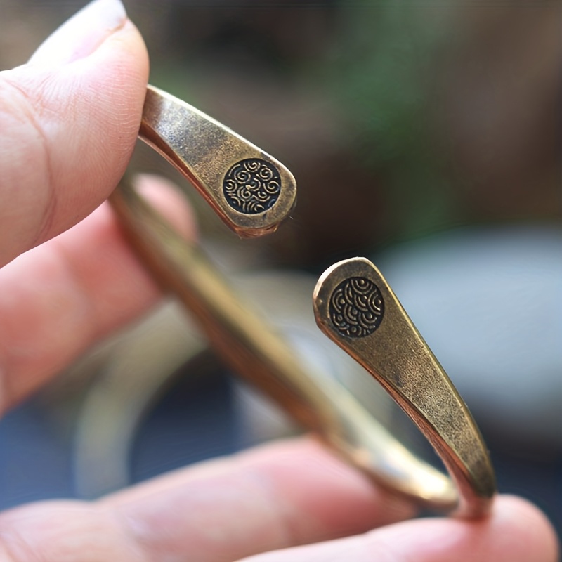 Vintage Minimalist Style Lotus - огляд і ціна Men'S Minimalist Accessories