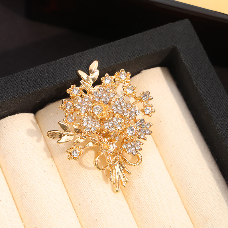 Luxury Brooches for Women Men  - огляд і ціна Men Accessories Bouquet