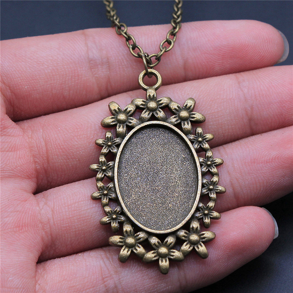 Man Necklace Antique Bronze Co - огляд і ціна Men'S Accessories Tray